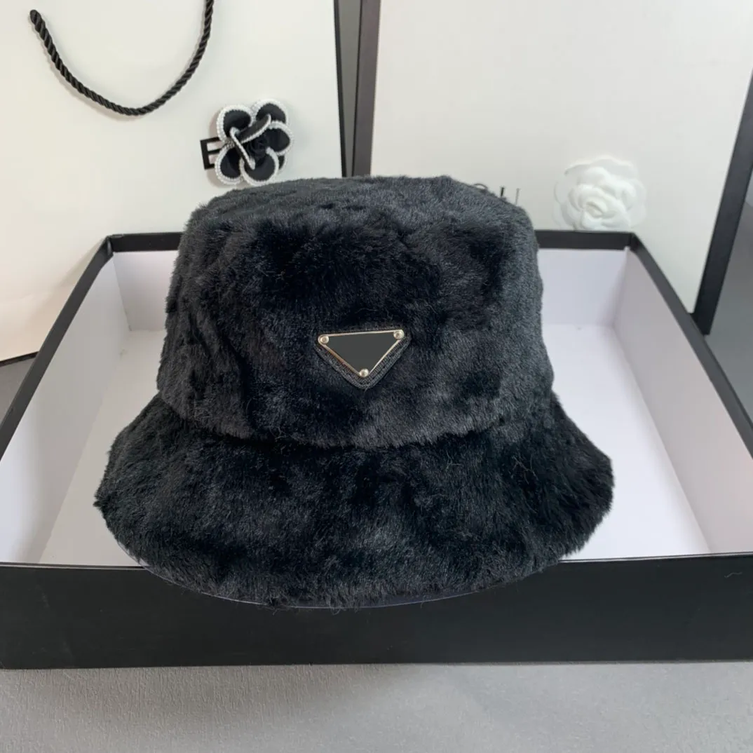 Fashion Teddy Bucket Hat Women Designer Casual Beanies Fluffy Fisher Hats Winter Fuzzy Caps Luxurys Designers Bucket Leisure Warm Cap AAAAA