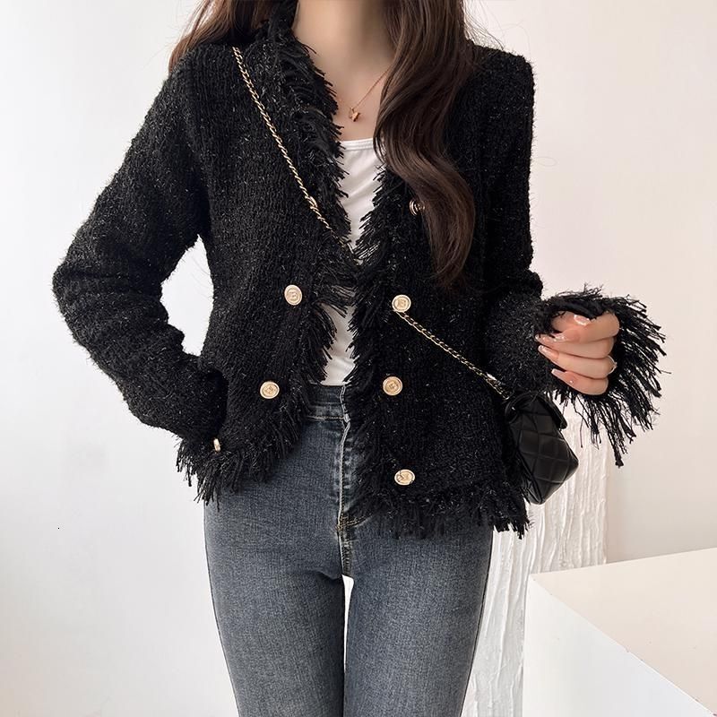 2025 luxury autumn and winter new top elegant social cardigan wool sweater designer jacket sweater jacket fashion white V-neck tassel design top