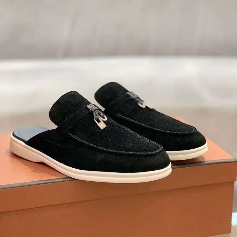 New Lightweight Closed-Toe Slippers Casual Single for Men Women Flat Large Size Shoes Black and Off-White