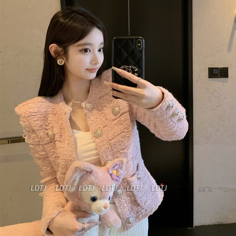 2025 Luxury Autumn Designer Jacket and Winter New Top French Elegant White Pink Long fashion Sleeve Knitted Women's Jacket