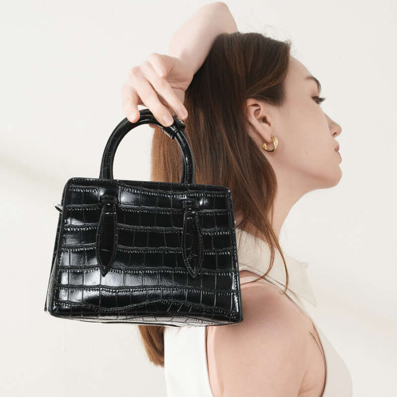 Luxury bag Genuine Leather Handbag New Fashion Women s Small Square French Simple Niche Popular Shoulder Crossbody Bag