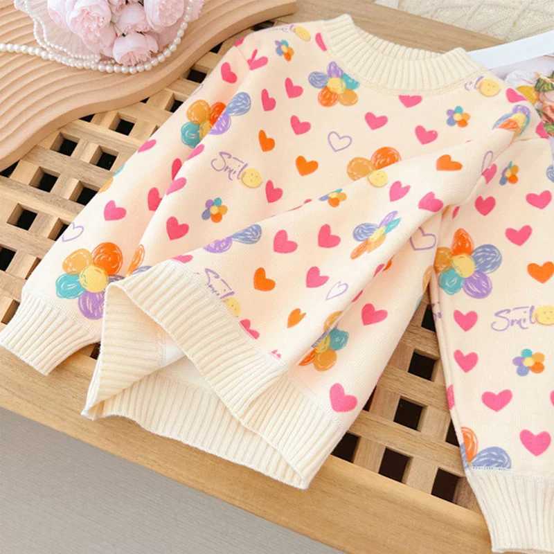 Girls Sweater AutumnWinter New Thickened Fashion Childrens Knitted Sweater Girls Top Sweet and Cute C2510131