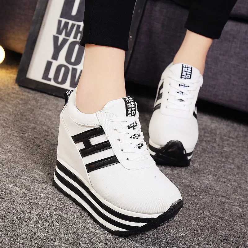 The New Fashion Platform Shoes for Women 2023 Comfortable Nonslip Women Boots Casual Flats Designer Shoes Chunky Sneakers Z251013