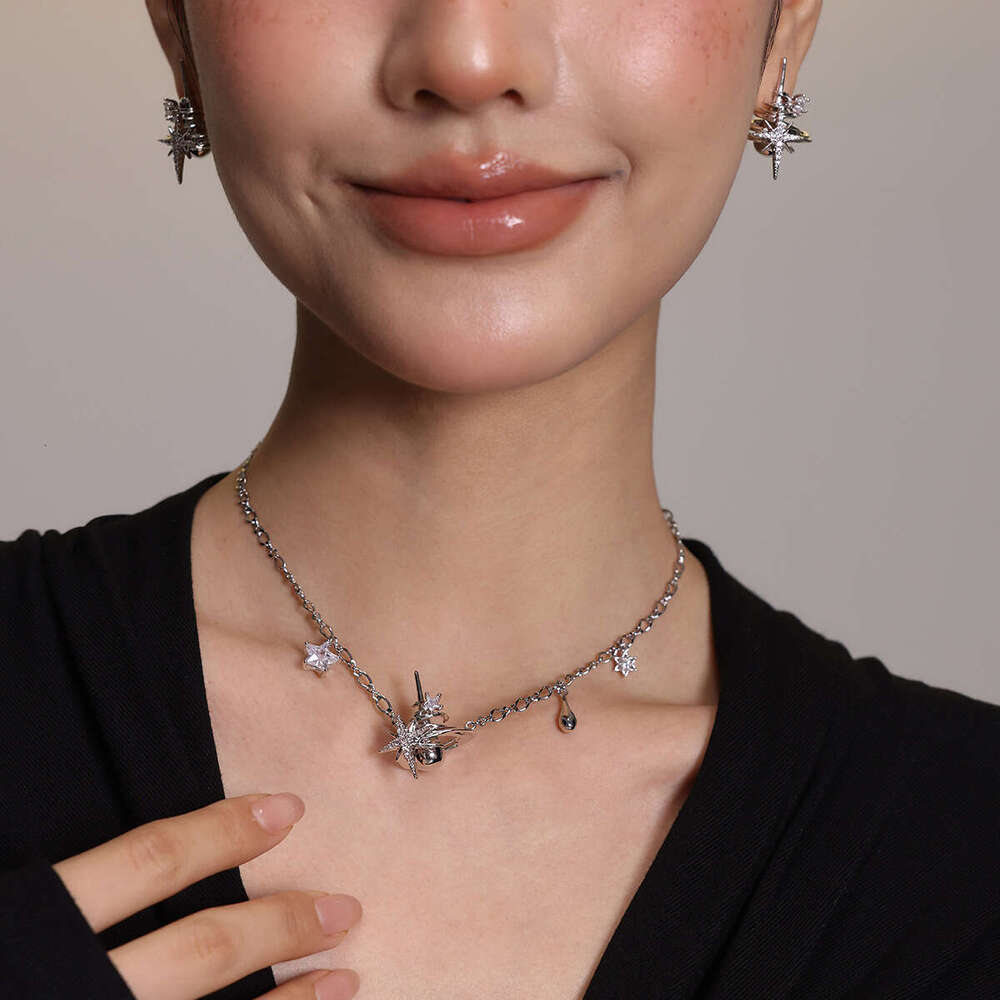 Necklace Designer Luxury jewelry for Women men Starlight Surrounding Zircon inlay Copper plated with 18K gold silver Sweet Cool Fashion Unique Festiva