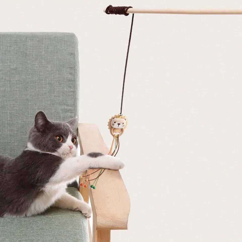 1pcInteractive cat wand with bells cartoon animals and wands providing exercise and playtime fun for your catrandom color C251013