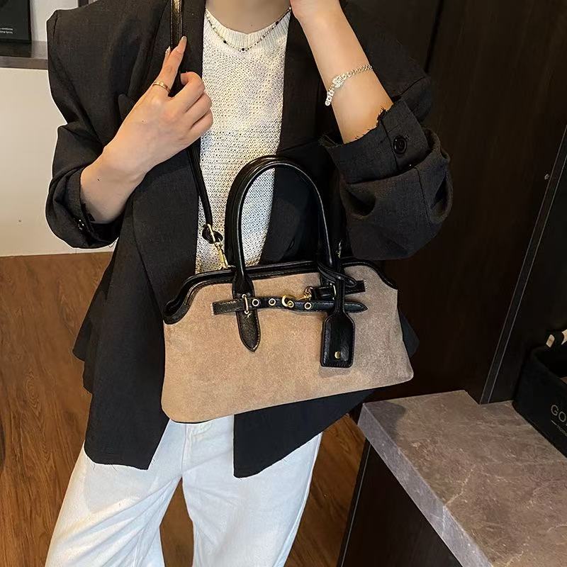 Large Capacity Women'S Autumn/Winter Retro 2025 Autumn New Casual Crossbody Bag Versatile Handheld Commuting Shell Bag