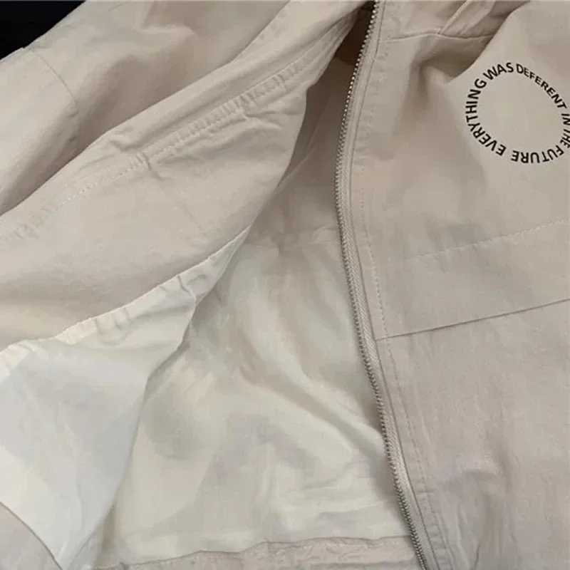 Highquality Childrens Letter Hooded Windbreaker for Boys and Girls Handsome Coat for Spring Autumn Wear C251013