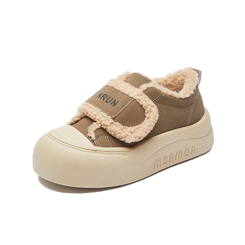 Plus free shipping 2025 winter wool thick bottom white shoe new female students increased leisure sports sandals