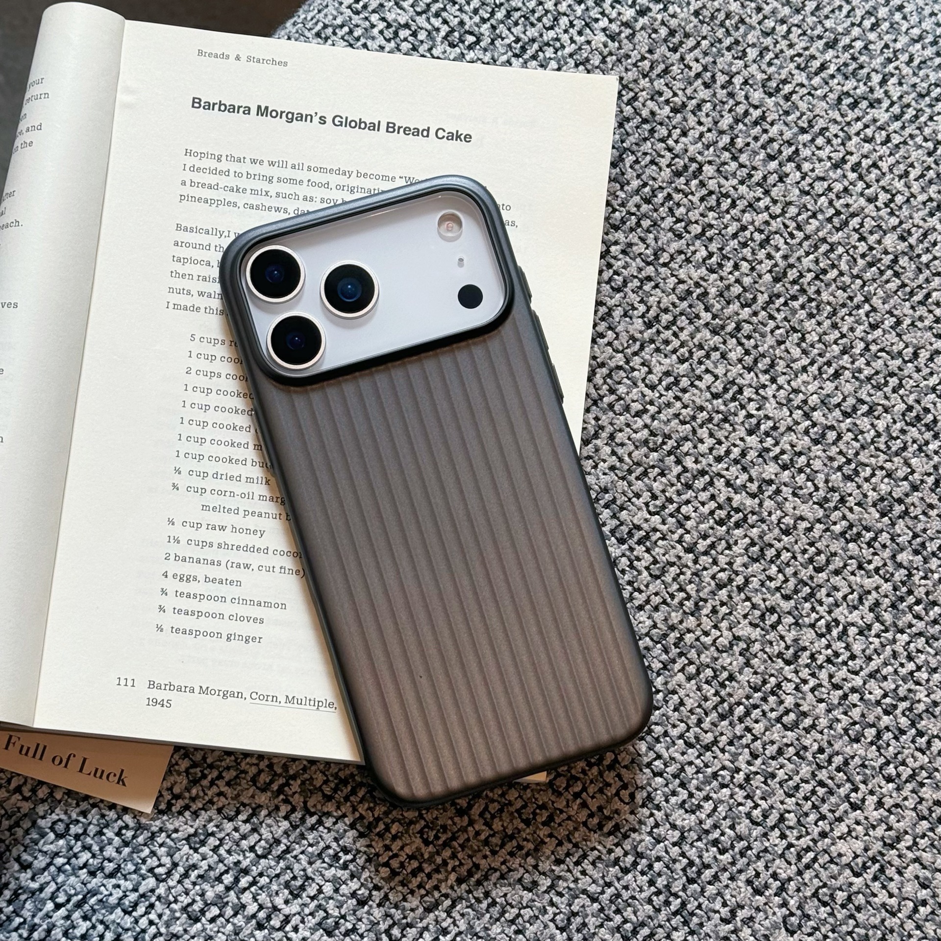 Suitable for iPhone 17 Magnetic Wireless Charging Matte Hard Pc Cover 16 Phone Case iPhone 15 Pro Max Shockproof Protective Cover