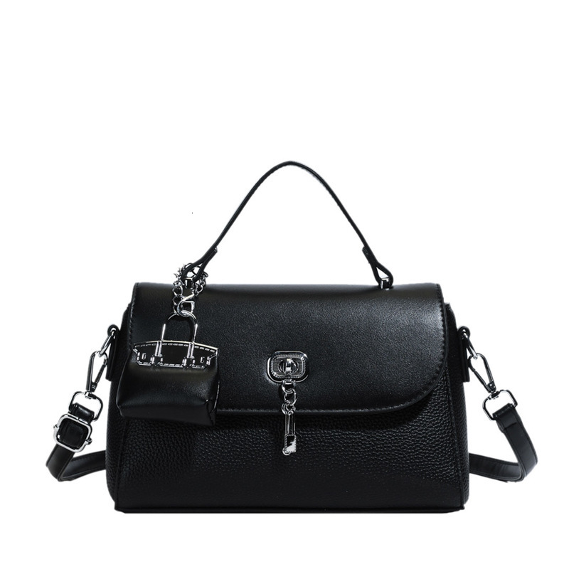 Designer Bag High-end Luxury Bag Fashion Lock Buckle Handbag Messenger Bag For Women 2025 Summer New Vintage Large Capacity Single Shoulder Crossbody 