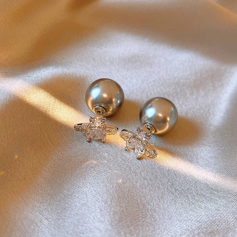 Silver Needle Retro Style Letter Saturn Pearl Earrings - A pair of ear studs for two ears, featuring luxurious and high-end charm.