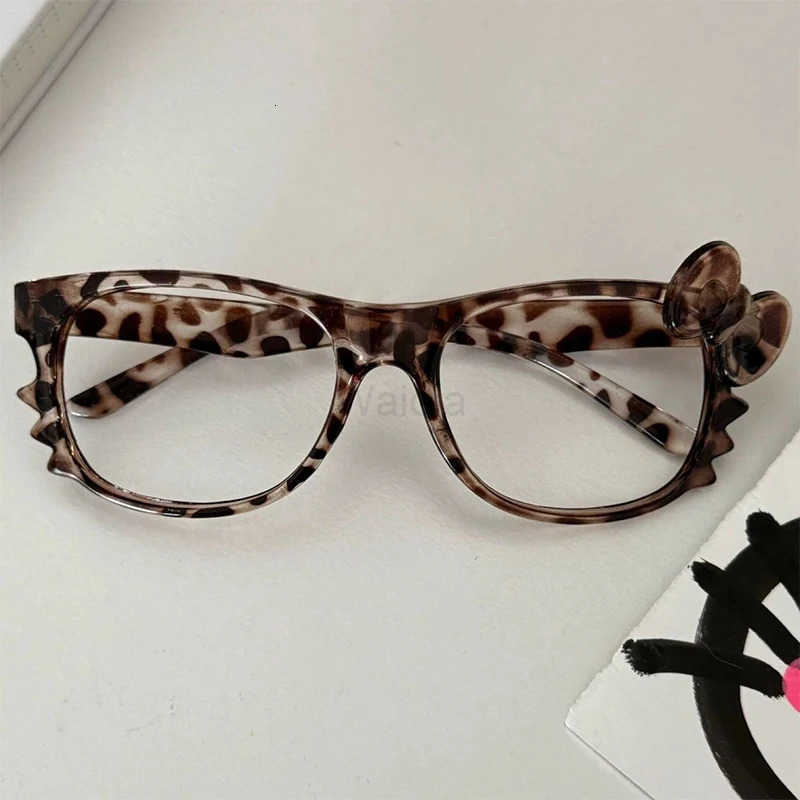 Sanrio Hello Kitty Leopard Print Eyeglass Frame Cute Hot Girls Y2K Vintage Sunglasses Party Costumes Cartoon Anime Decor Gifts L251013