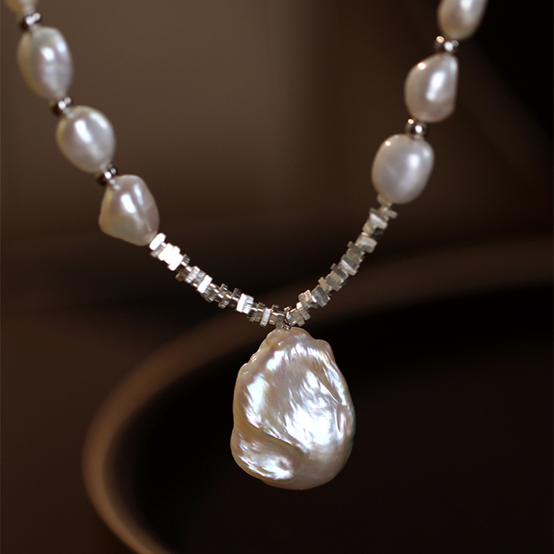 French Baroque Pleated Water Drop Pearl Pendant Necklace Design Sense Beaded Collarbone Chain Niche Simple Women - view 3