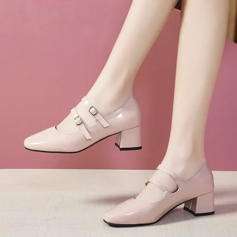Spring Autumn Women Double Buckle Mary Janes Shoes Patent Leather Dress Shoes High Heels Pumps Retro Ladies Shoe Black Red 251010