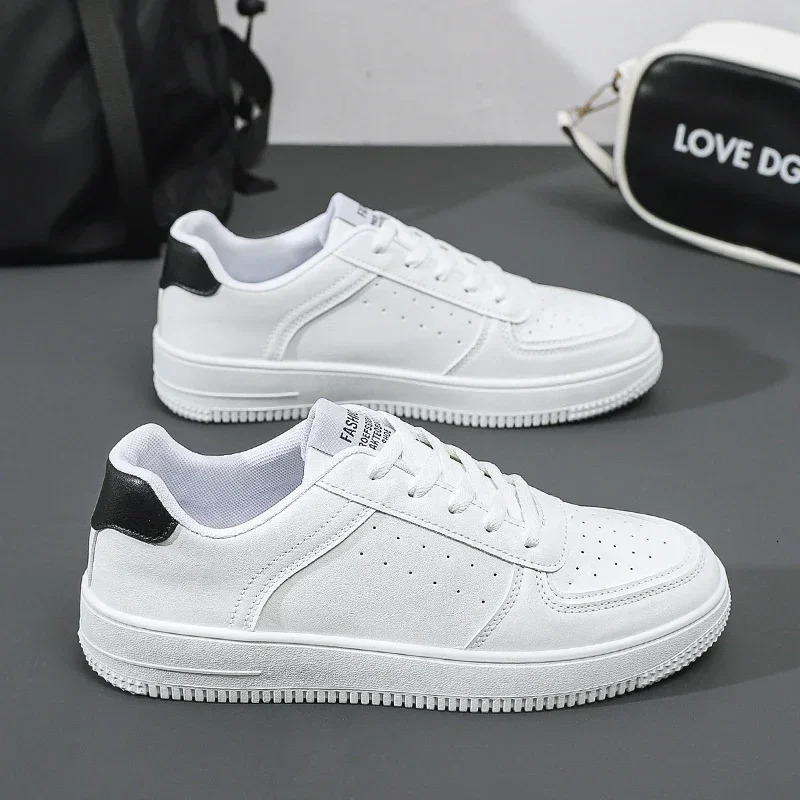 White Casual Shoes Lightweight Sneakers Breathable Tenis Sports Shoes Zapatillas Hombre Leather Men Skateboarding Shoes Flat 251009