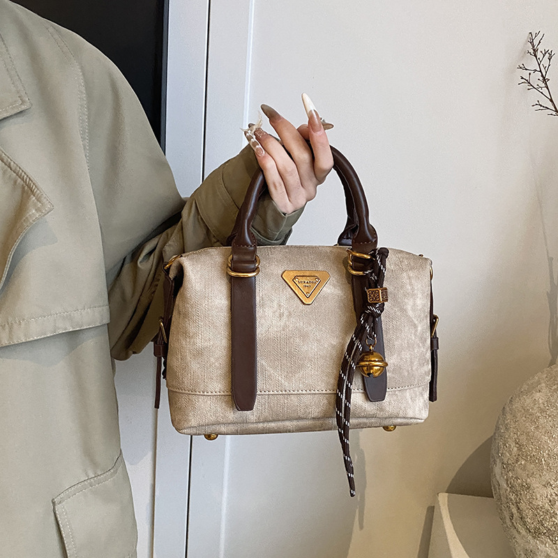 Free shipping designer Cross Body New bag fashionable versatile crossbody handbag trendy women bag Classic Elegant