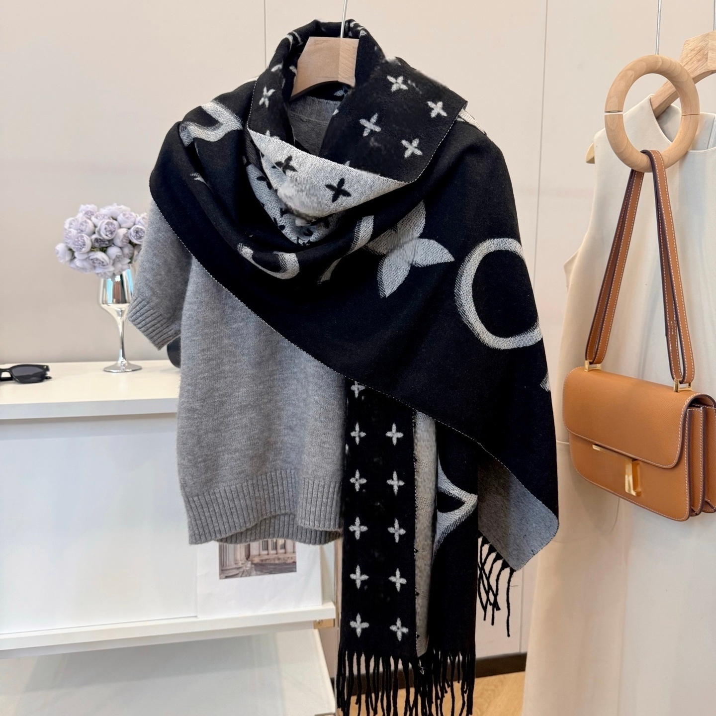 Luxury Designer Scarf Women Man Designers Scarves Fashion design scarf for men and women cashmere letter jacquard Scarves Wholesale price of big brand style