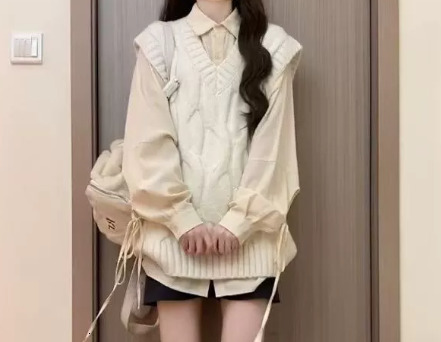 Women Chic Lace Up Knitted Vest Sweater V Neck Sleeveless Fashion Twist Top Female Casual Waistcoat Sweaters 210515