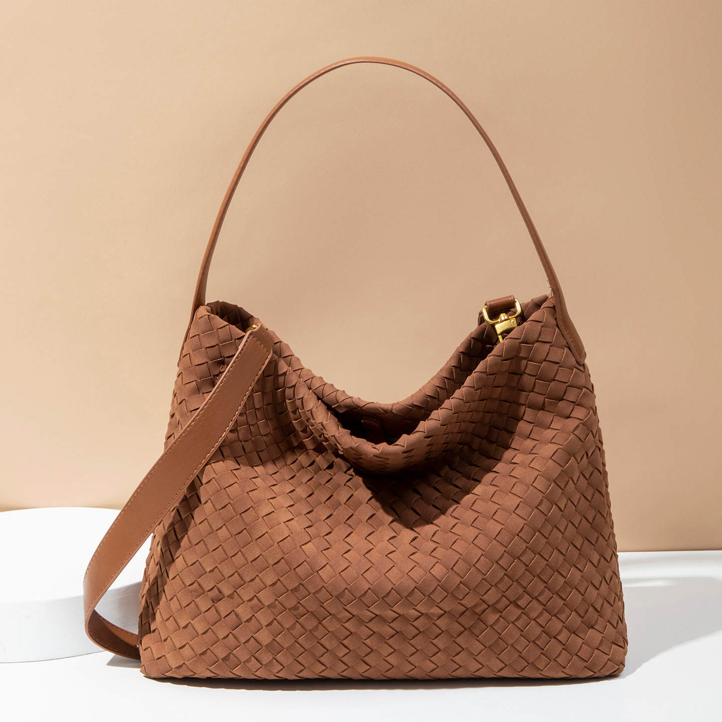 Luxury Bag New Handheld Woven Tote Bag For Women Large Capacity Commuter Versatile Shoulder Designer Bag Underarm Bag Crossbody Bucket Bag