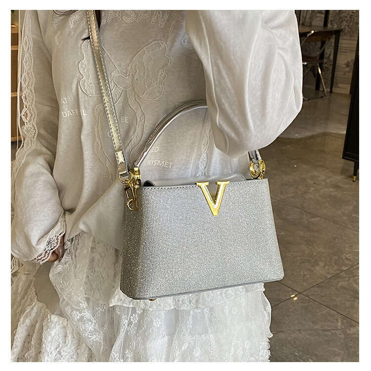 Elegant Designer Bag for Women Versatile Silver Handbag for Women New Fashionable Party Shoulder Crossbody Bag Evening Bag