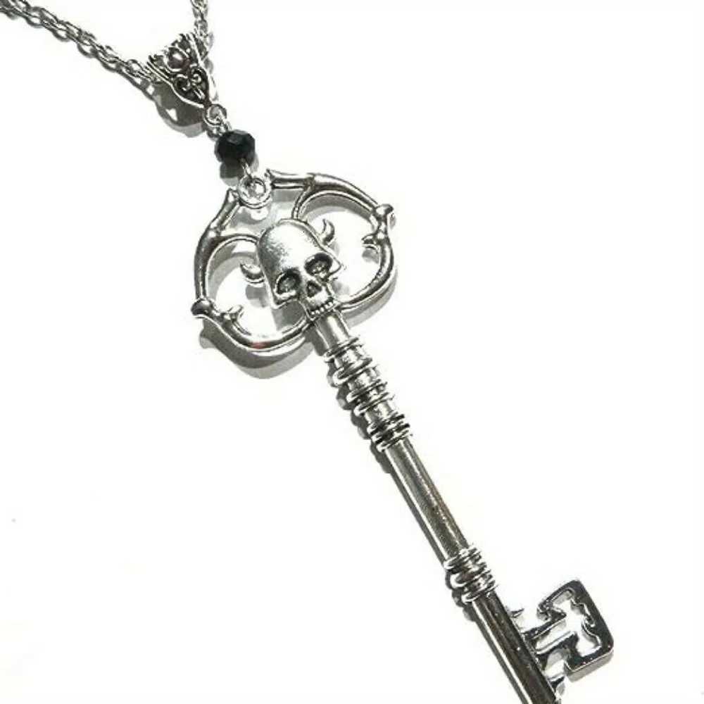 Trendy Europe and The United States Gothic Party Dark Skull Lover Key Necklace designer necklace for jewelry woman necklace designer for women Y2K nec