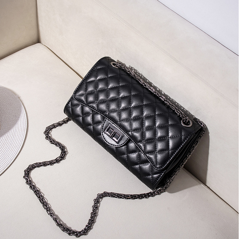 Designer Bag 2025 New European And American Fashion Trend Luxury Bag Quilted Chain Bag Small Chanel Style Women's Bag Single Shoulder Crossbody B