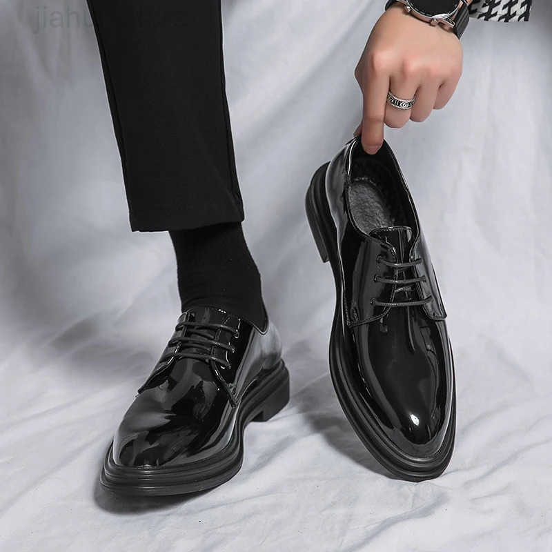 Classic Derby Shoes Brogues Leather Man Business Dress Office Leather Shoe For Men Fashion Patent Leather Party Wedding Shoes M251013