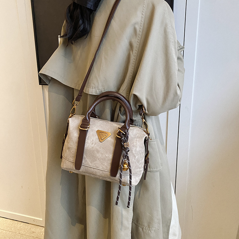 Free shipping designer Cross Body New bag fashionable versatile crossbody handbag trendy women bag Classic Elegant