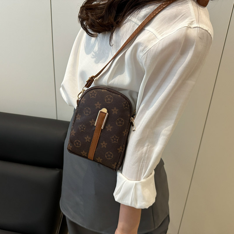 Trendy New Design Arrival Fashion Women Bag Printed Versatile Chic Shoulder and Crossbody Bag for Commute and Everyday Use Free Shipping