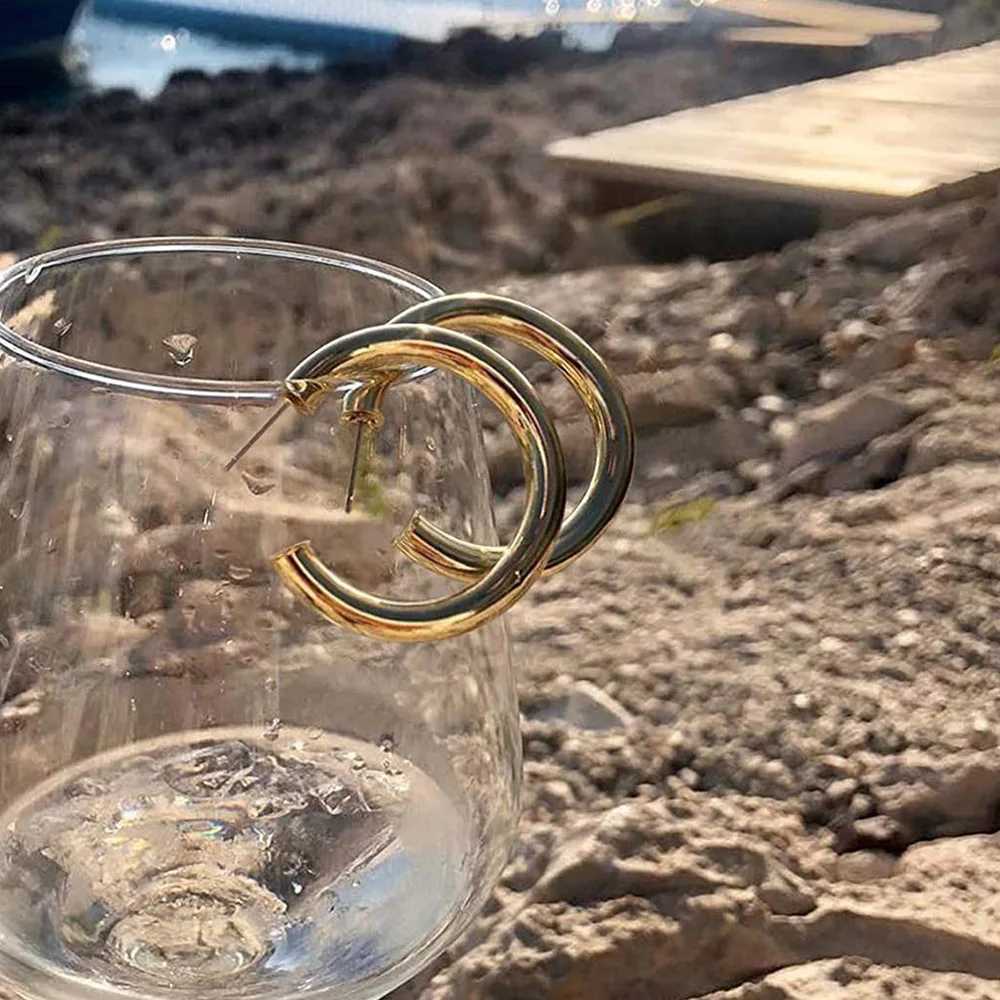 Minimalist C Shaped Piercing Round Circle Hoop Earrings for Women Gold Color Chunky Lobe Earings INS Ear Pierced Chic Jewelry W251013