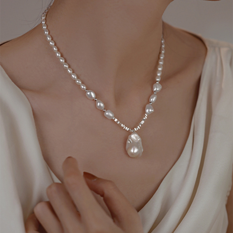 French Baroque Pleated Water Drop Pearl Pendant Necklace Design Sense Beaded Collarbone Chain Niche Simple Women - view 4