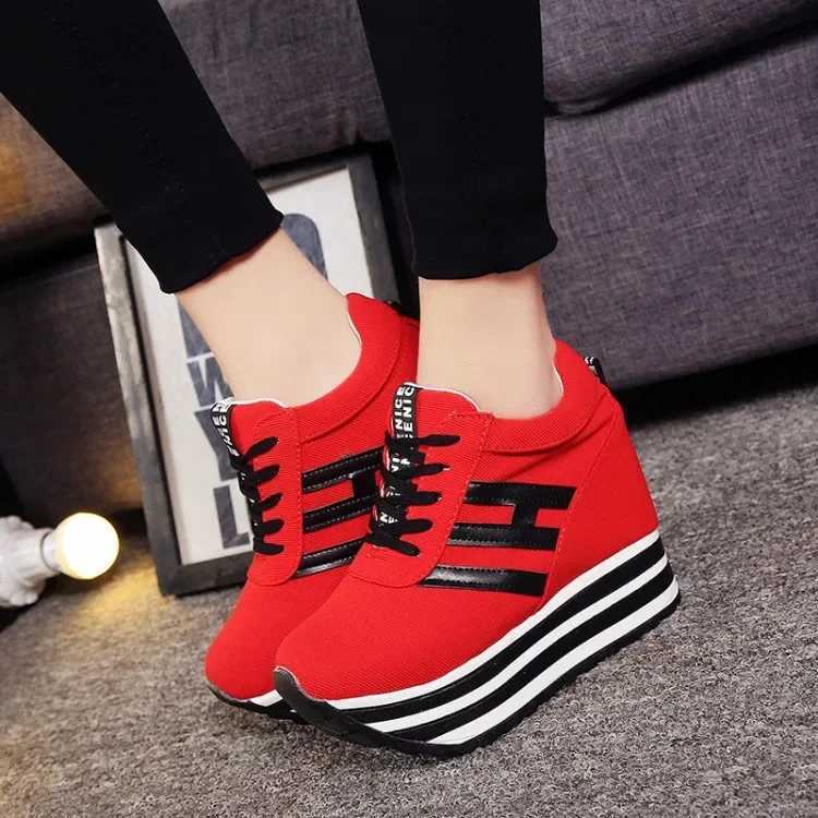 The New Fashion Platform Shoes for Women 2023 Comfortable Nonslip Women Boots Casual Flats Designer Shoes Chunky Sneakers Z251013