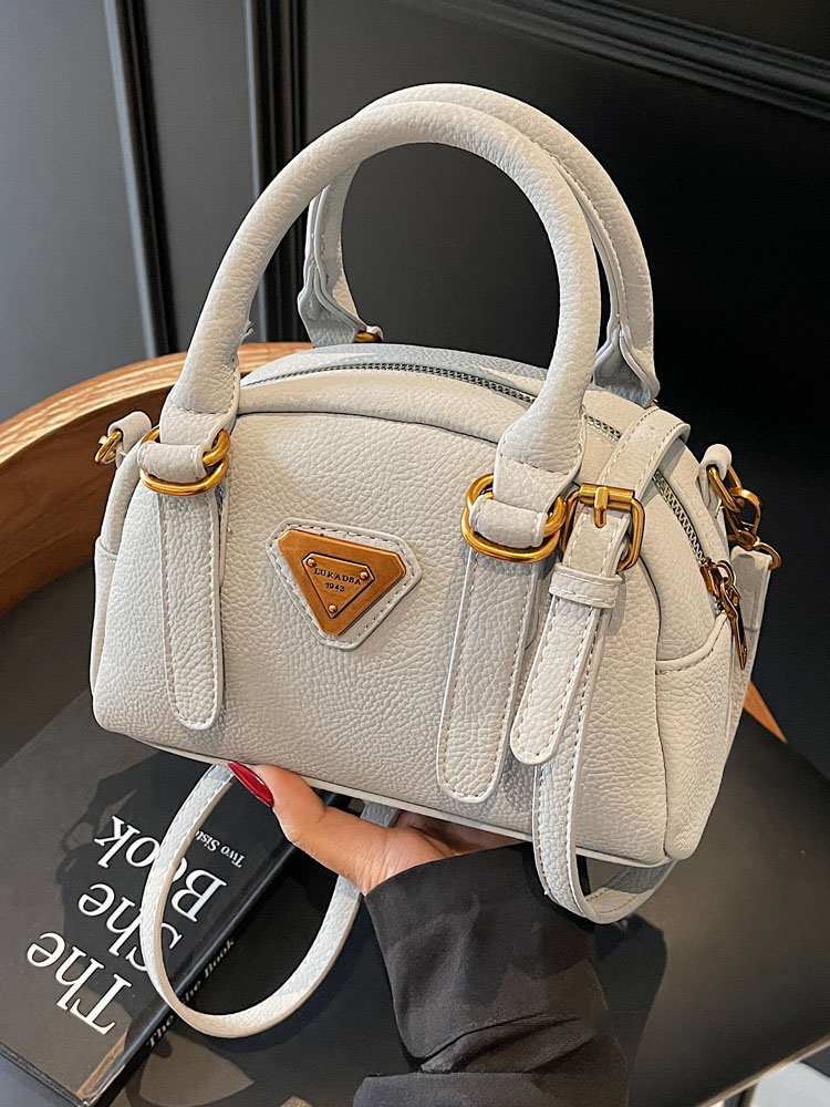 Free shipping designer Cross Body New trendy women bag handheld pillow bag versatile shoulder bag crossbody bag Simple Classic