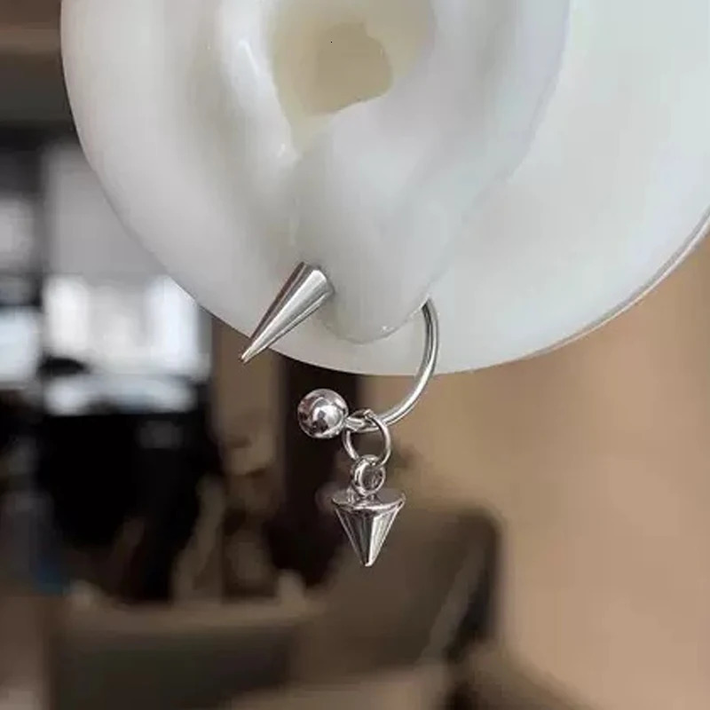 Punk Rivet Earrings for Women Korean Fashion Geometric Earrings Charms Goth Grunge Earrings Accessories Hiphop Fashion Jewelry 251013