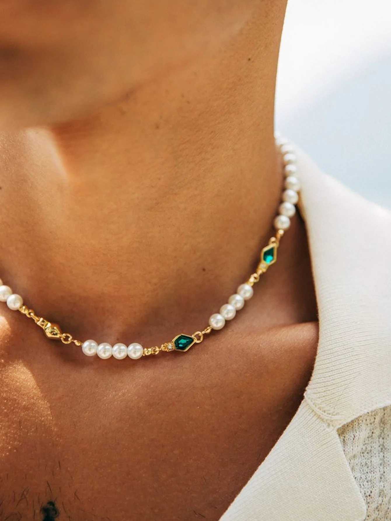 Vintage Charm Green Zircon Inlaid Imitation Pearl Necklace for Mens Casual JewelryL251013