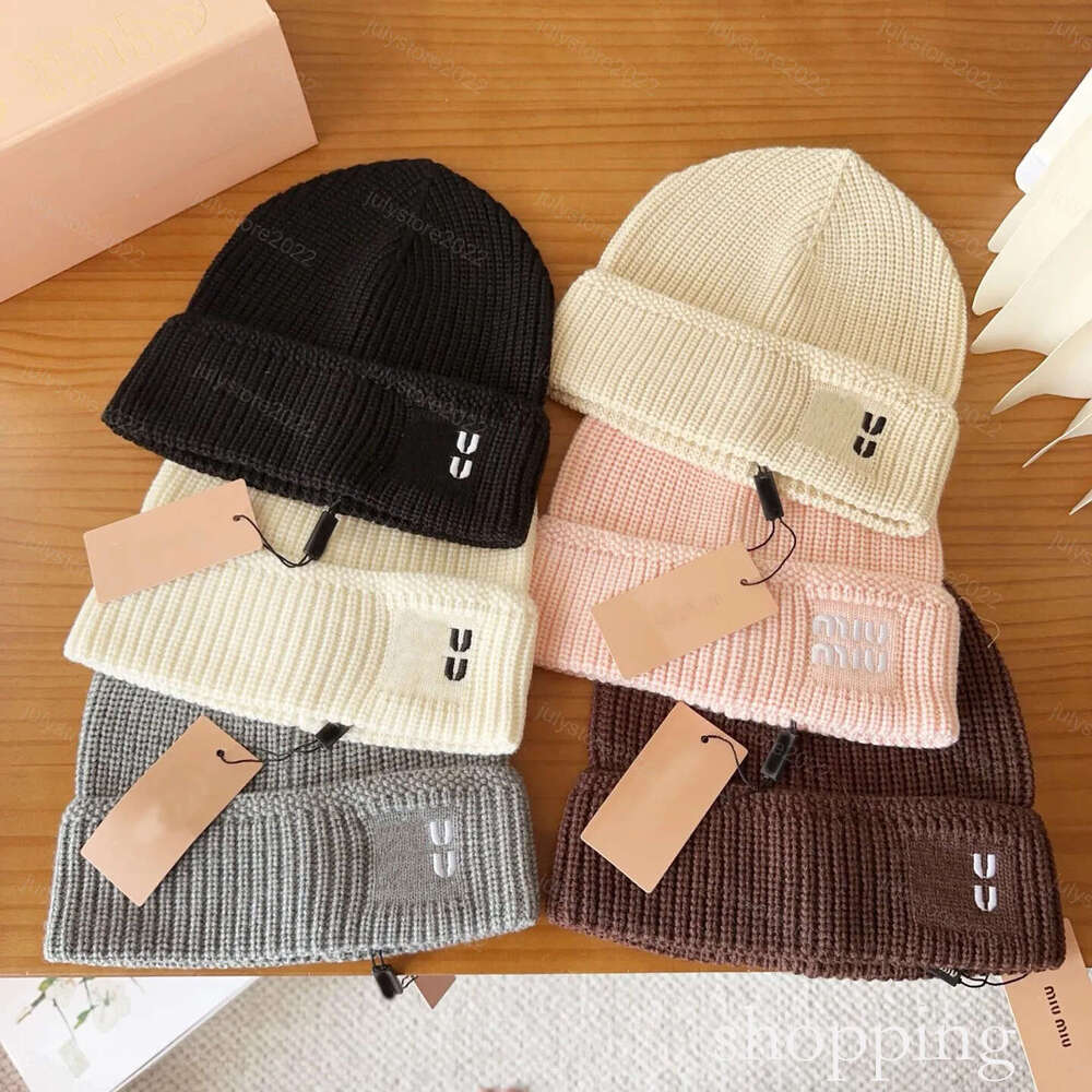 Knit Beanie Hat Designer Beanies for Women Men Outdoor Skull Caps Wool Knitted Bonnet Accessories Embroidered Cold Winter Brown Hats Pink