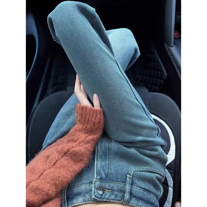 Comfortable Loose Womens Highwaisted Jeans Straight Tube Leisure 2025 New Denim Pants European American Wide Leg AllMatchT251013