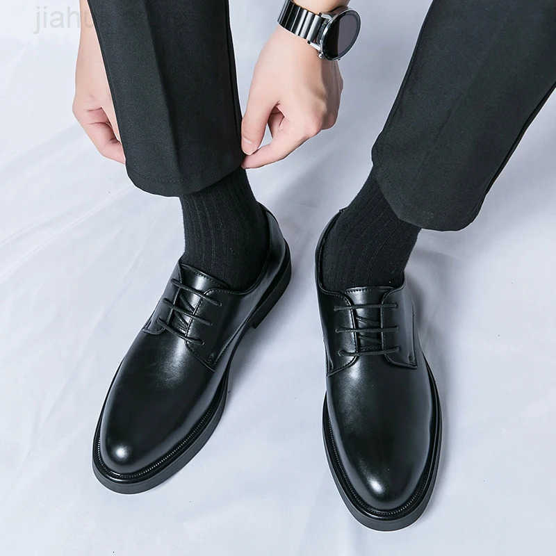 Classic Italy Pointed Toe Leather Shoes Men Luxury Oxfords Business Formal Office Men Shoes Boos Dress Men Black Wedding Shoes M251013