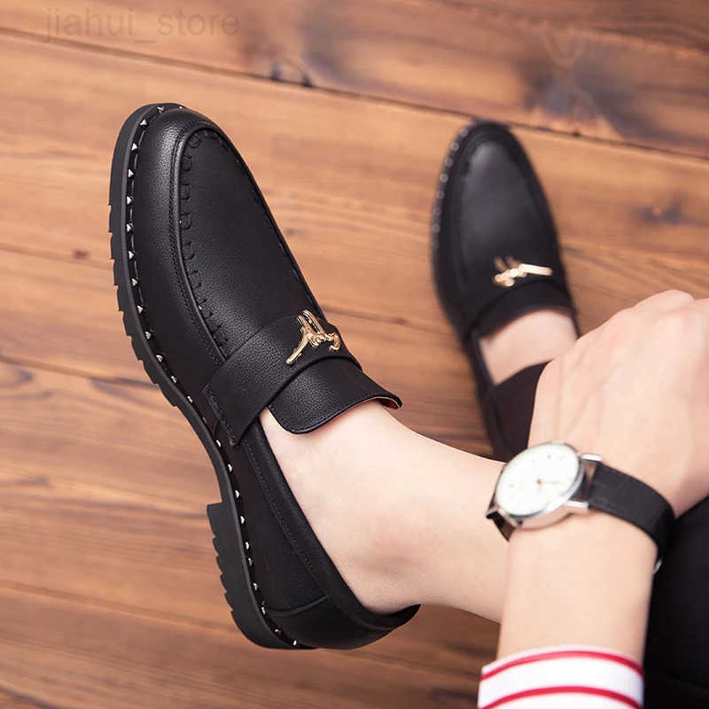 Men Dress Shoes Classic Man Pointed Toe Dress Shoes Mens Patent Leather Wedding Party Shoes Oxfords Formal Shoes M251013