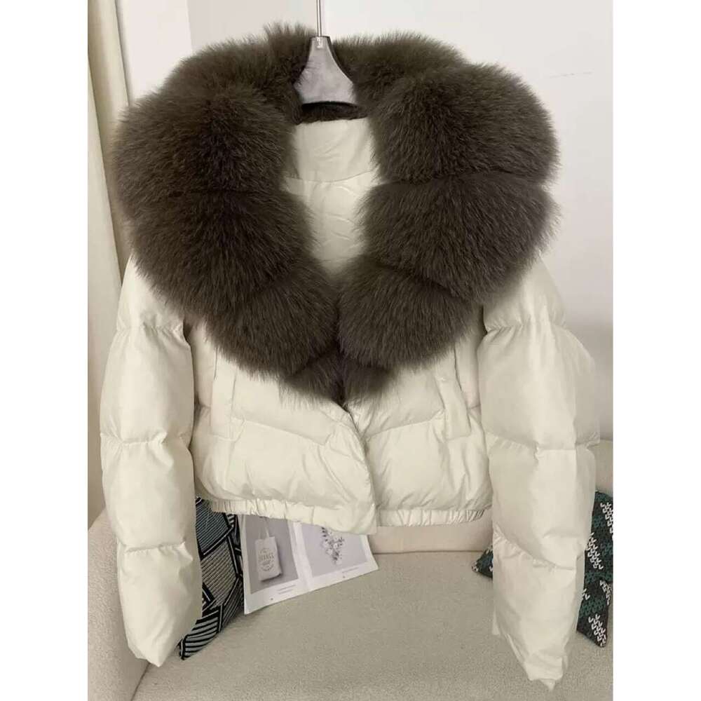 Winter New Women's Short Fashionable Warm Down Jacket With Stylish Oversized Fox Fur Collar B5