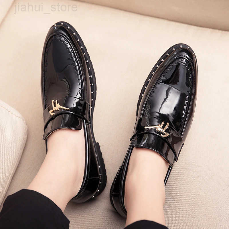 Men Dress Shoes Classic Man Pointed Toe Dress Shoes Mens Patent Leather Wedding Party Shoes Oxfords Formal Shoes M251013
