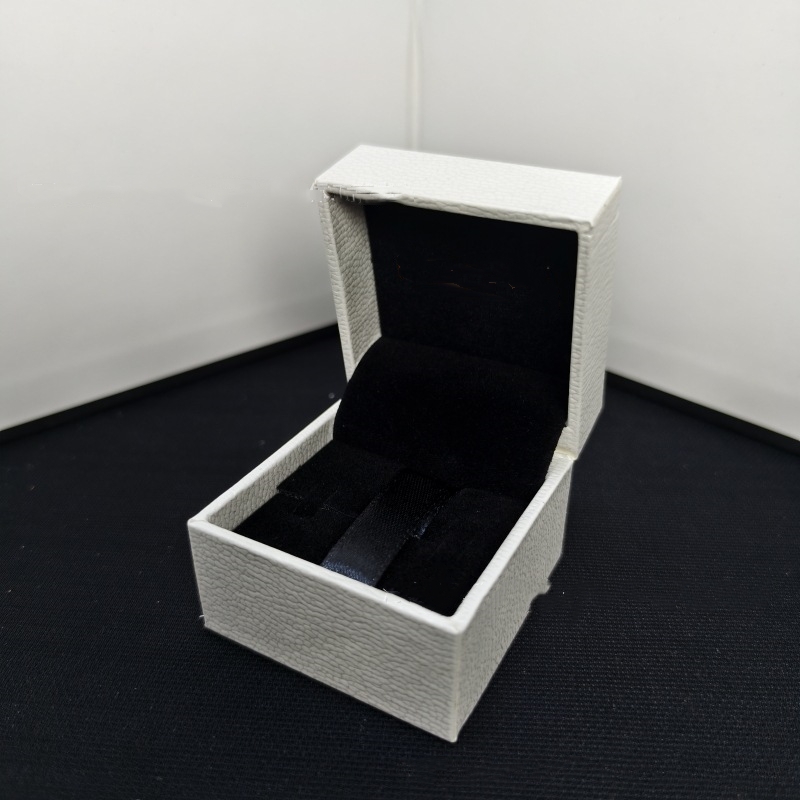 Designer Ring Box Bracelet Box Earnail Necklace Charm Packaging Gift Bag Packaging