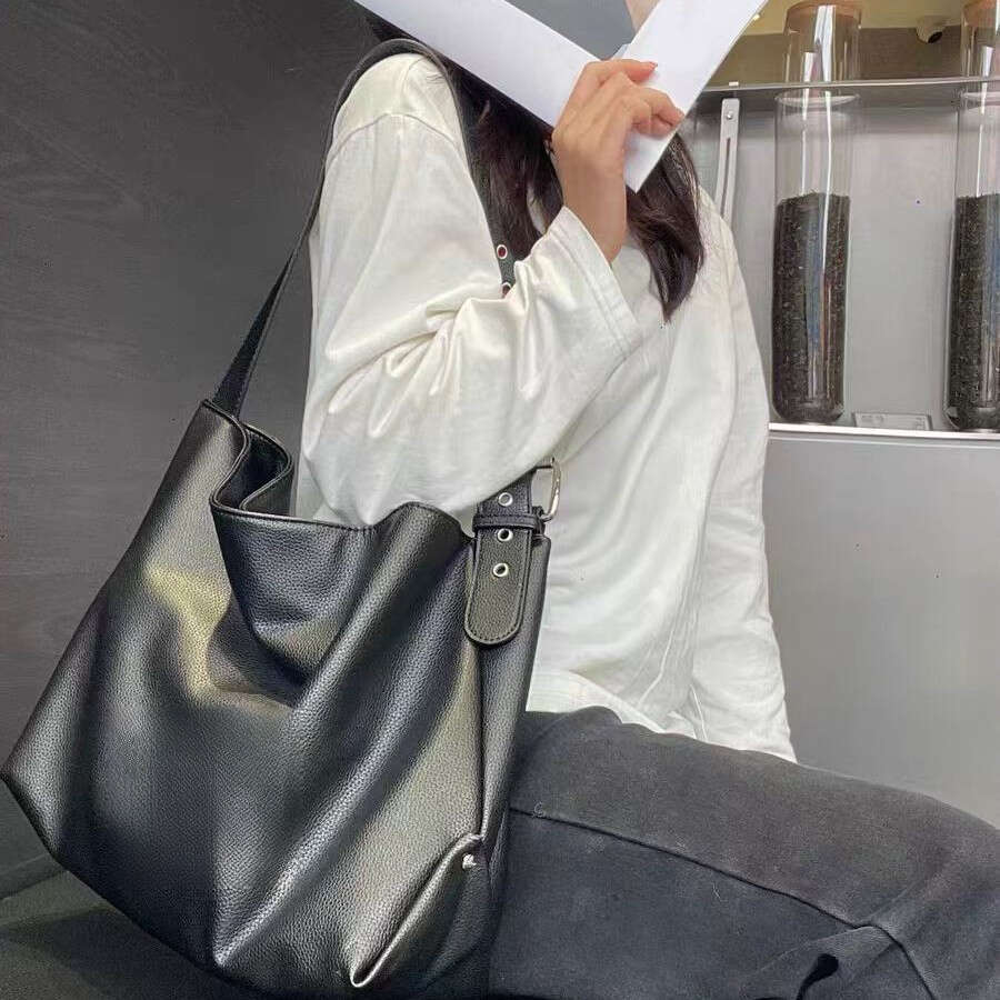 New Women's Tote Bag High-End Large Capacity Commuter Laptop Shoulder Crossbody Handbag B5