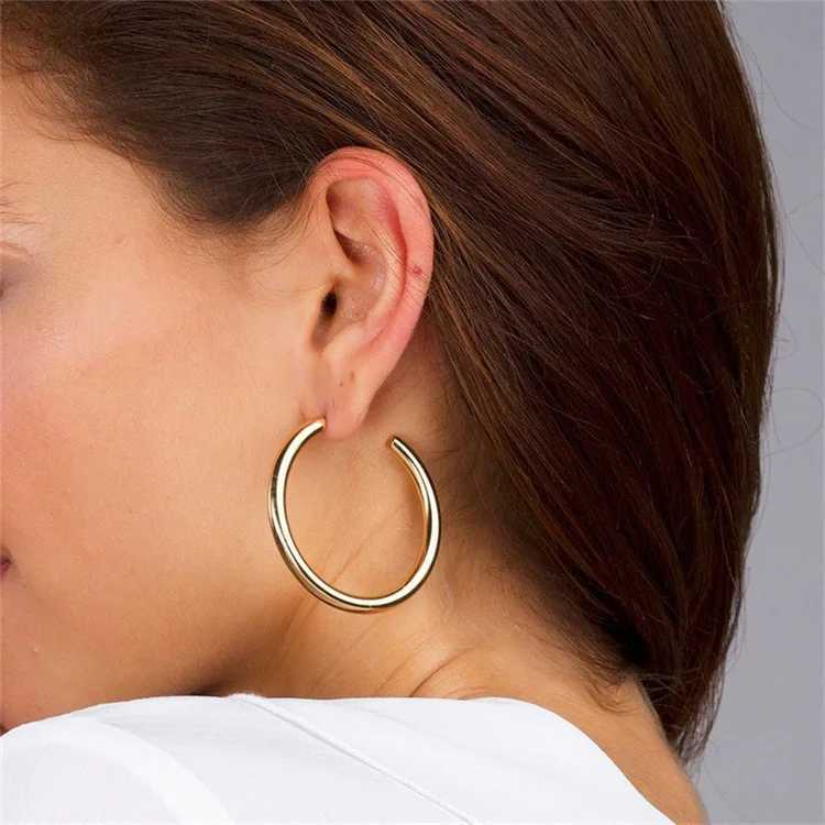 Minimalist C Shaped Piercing Round Circle Hoop Earrings for Women Gold Color Chunky Lobe Earings INS Ear Pierced Chic Jewelry W251013