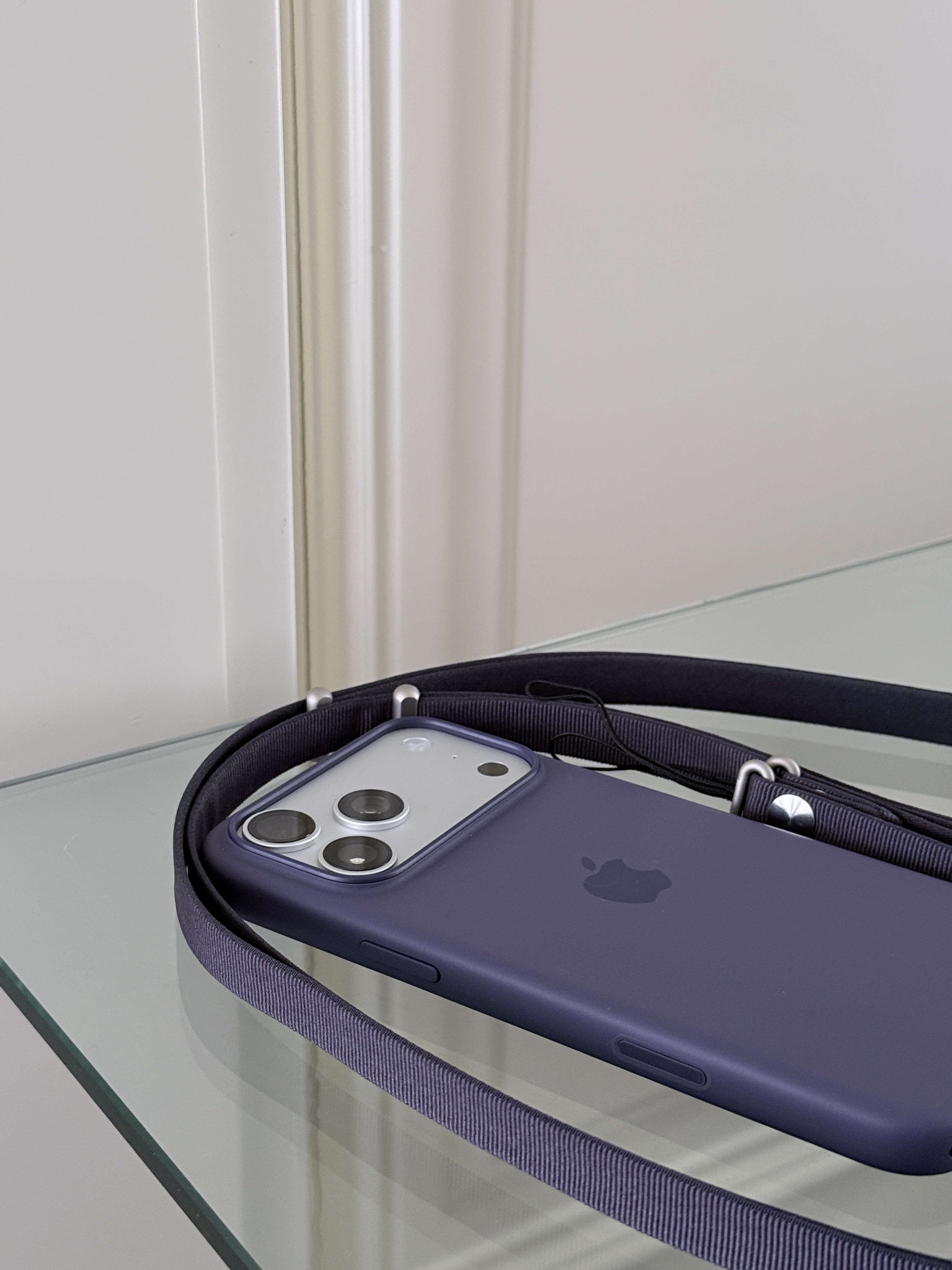 The official version of the new iPhone 17 magnetic lanyard crossbody phone