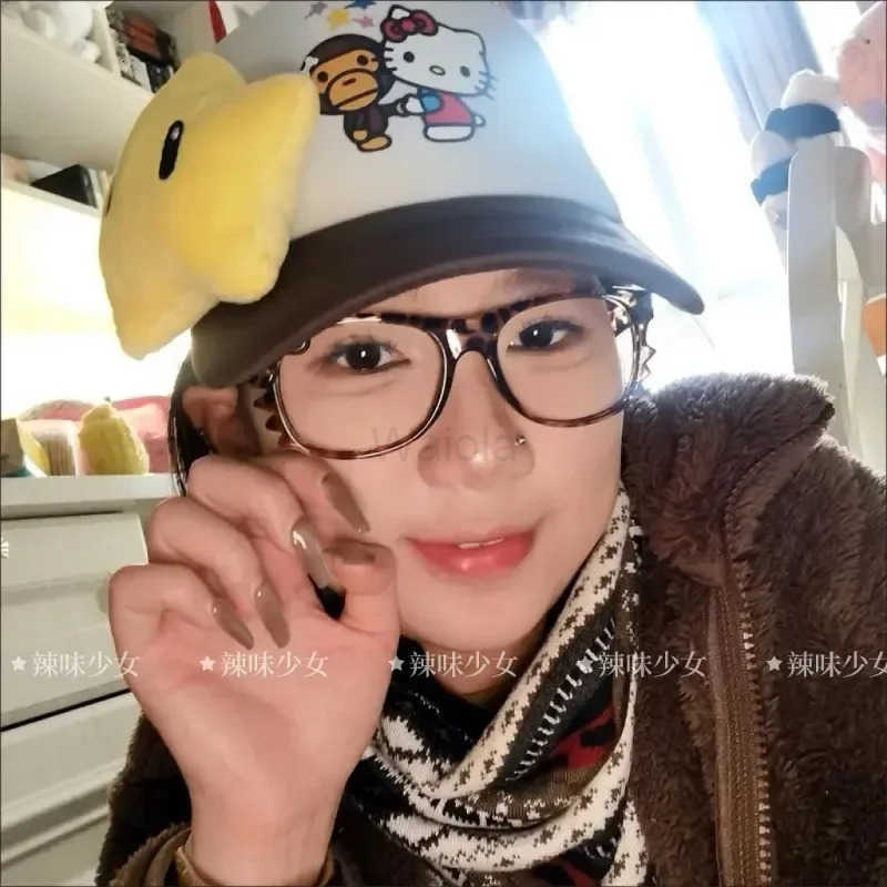 Sanrio New Cute Hello Kitty Retro Y2K Leopard Print Glasses Frame Without Lenses Personalized Round Glasses Clothing Accessories L251013