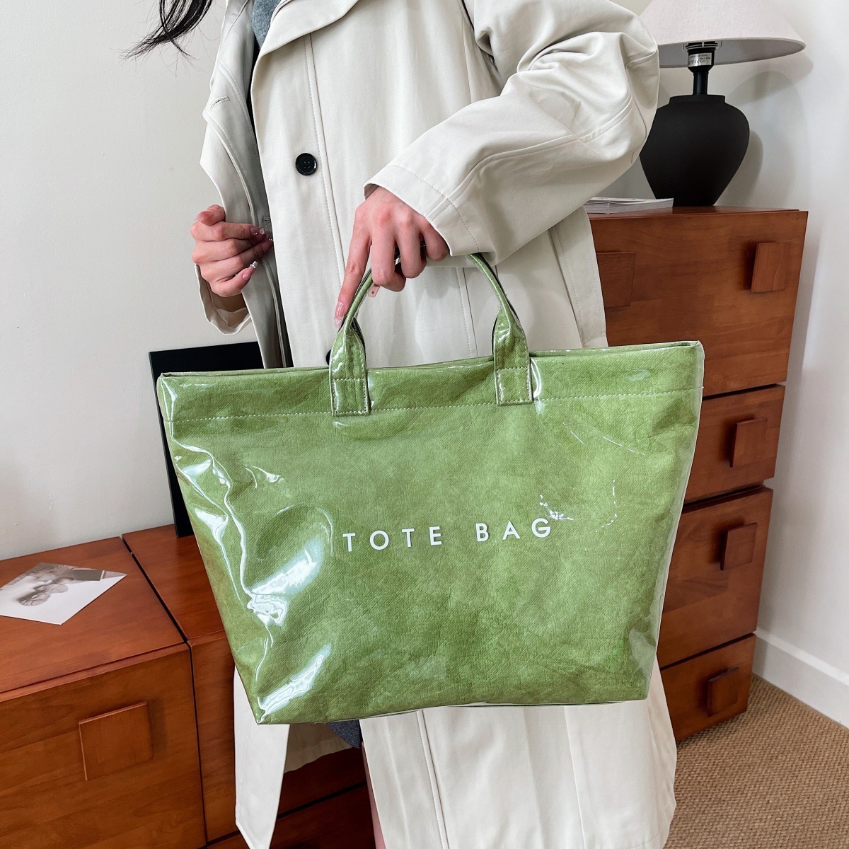 Chic PreppyStyle Large Capacity Tote Bag Lightweight PVC Kraft Paper With Magic Tape Closure 250917