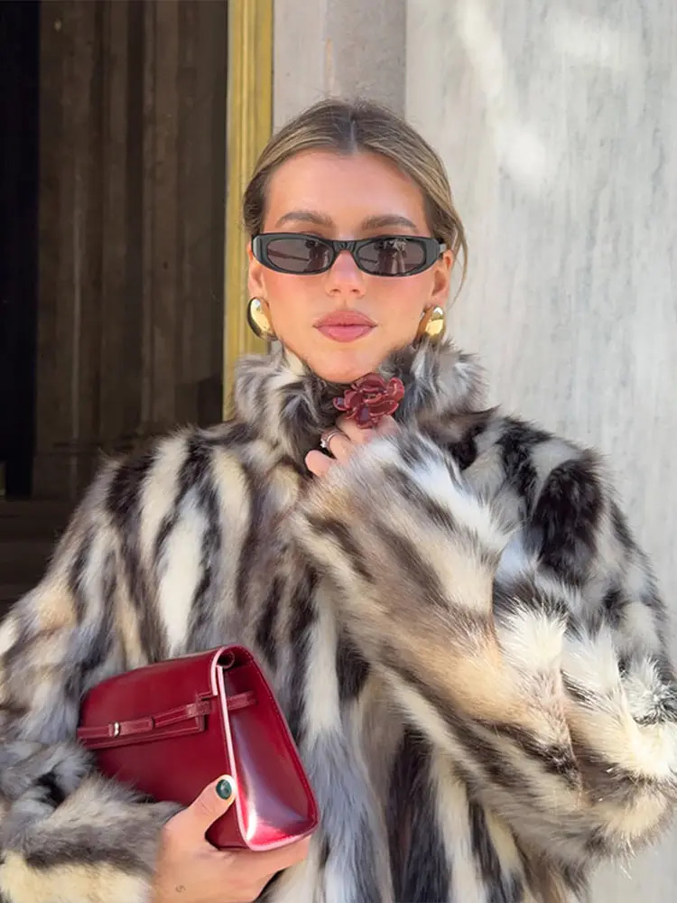 Retro Lapel Faux Fur Printed Coat Women Chic Casual Plush Single Breasted Jackets Coats Female 2025 Versatile Street Outwear 251029