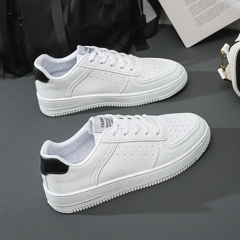 White Casual Shoes Lightweight Sneakers Breathable Tenis Sports Shoes Zapatillas Hombre Leather Men Skateboarding Shoes Flat 251009