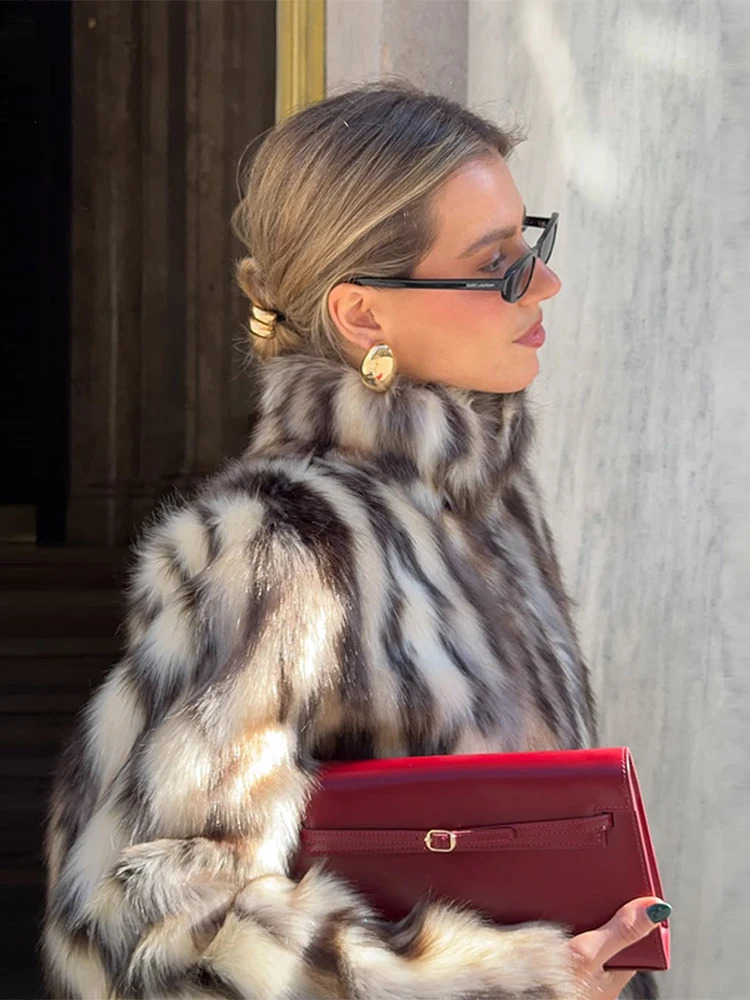 Retro Lapel Faux Fur Printed Coat Women Chic Casual Plush Single Breasted Jackets Coats Female 2025 Versatile Street Outwear 251029